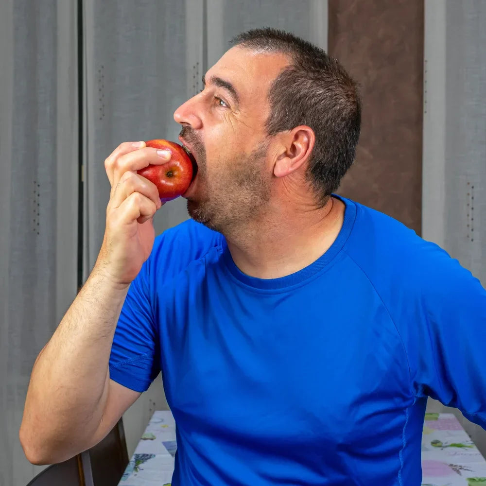 Did you know apples can naturally reduce food cravings?
