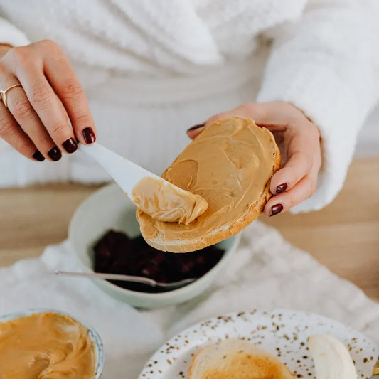 Banana + Peanut Butter Smoothie — The Energy Bomb for Busy Mornings